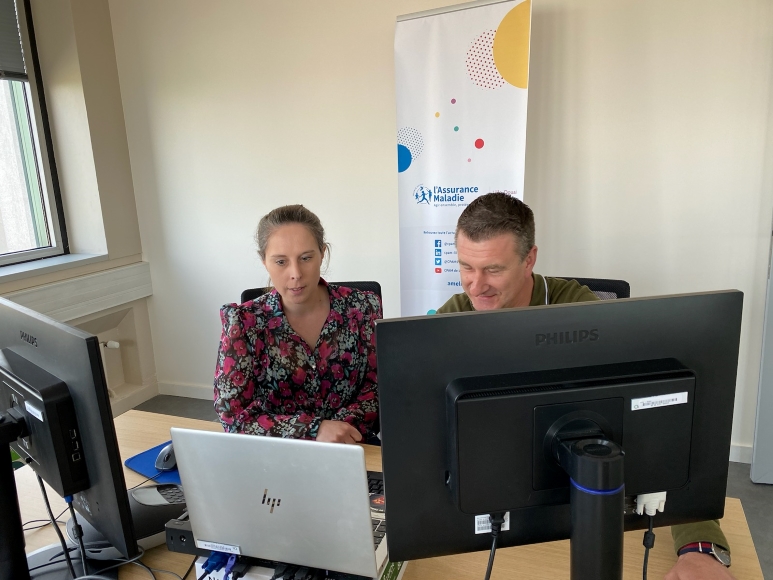 Bénédicte et Guillaume animant un webinaire pour les employeurs